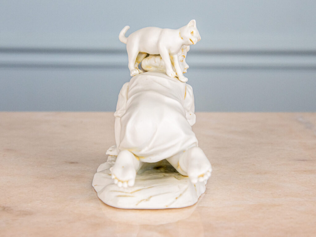 BN4A8098 Антикварна статуетка Muller Volkstedt