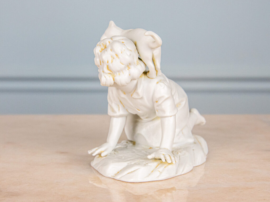 BN4A8103 Антикварна статуетка Muller Volkstedt