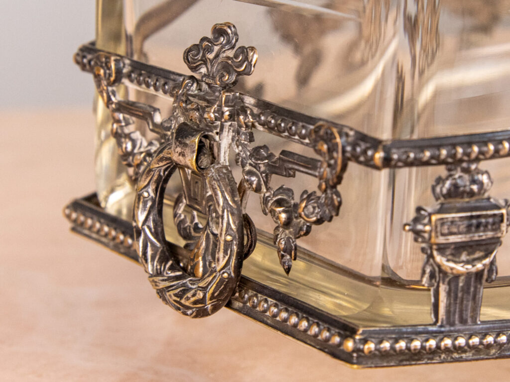 Антикварна ваза в стилі Людовика XVI