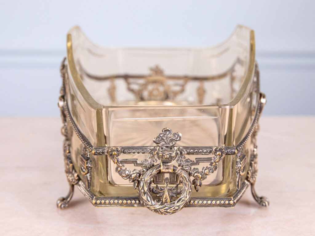 Антикварна ваза в стилі Людовика XVI