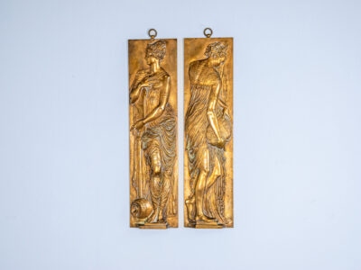 Антикварные барельефы «Фонтан невинных» Ф. Барбедьенна (по мотивам Жана Гужона)