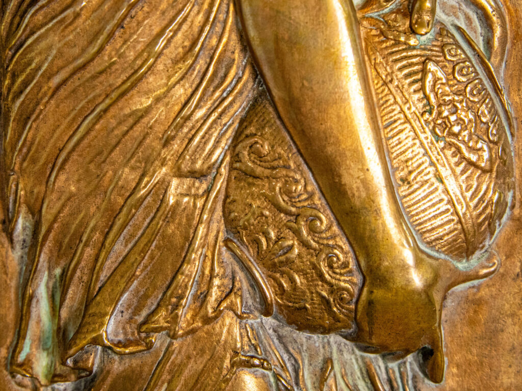 Антикварные барельефы «Фонтан невинных» Ф. Барбедьенна (по мотивам Жана Гужона)