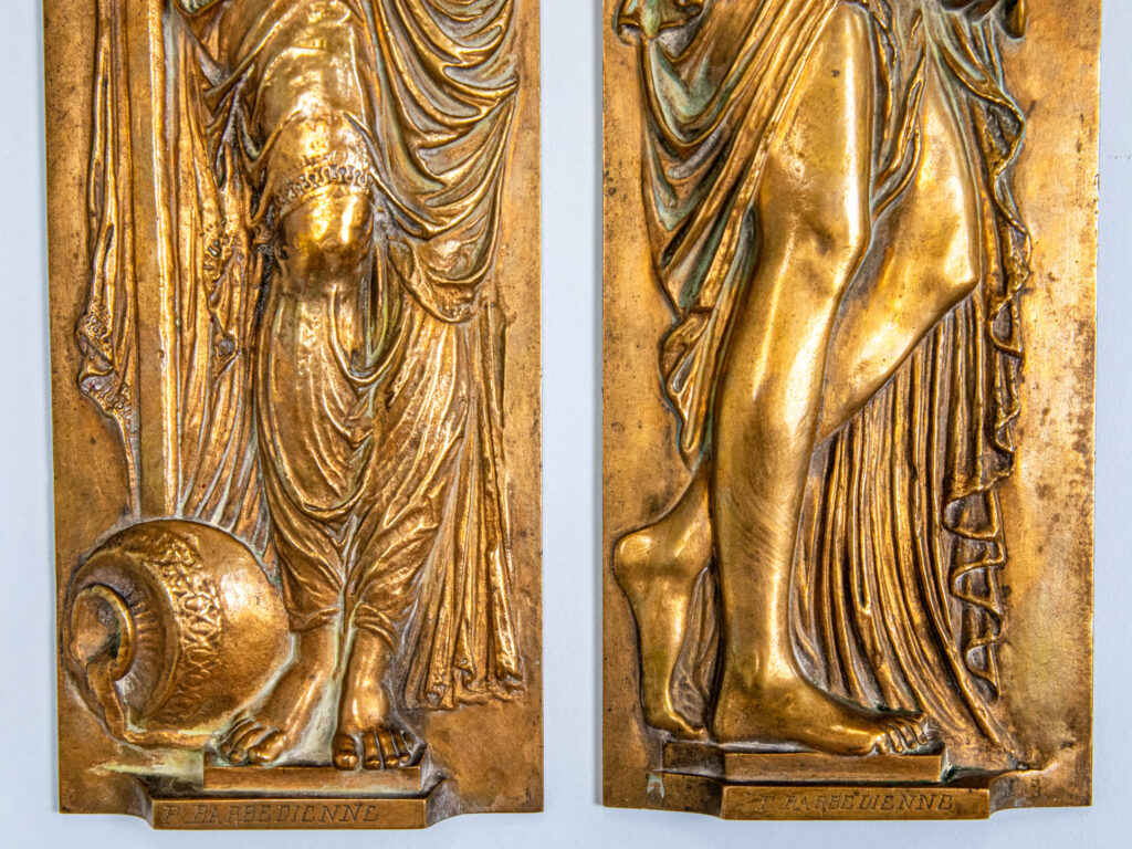 Антикварные барельефы «Фонтан невинных» Ф. Барбедьенна (по мотивам Жана Гужона)