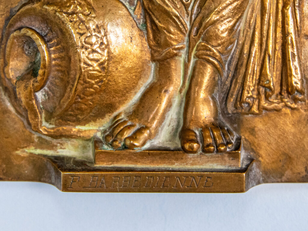 Антикварные барельефы «Фонтан невинных» Ф. Барбедьенна (по мотивам Жана Гужона)