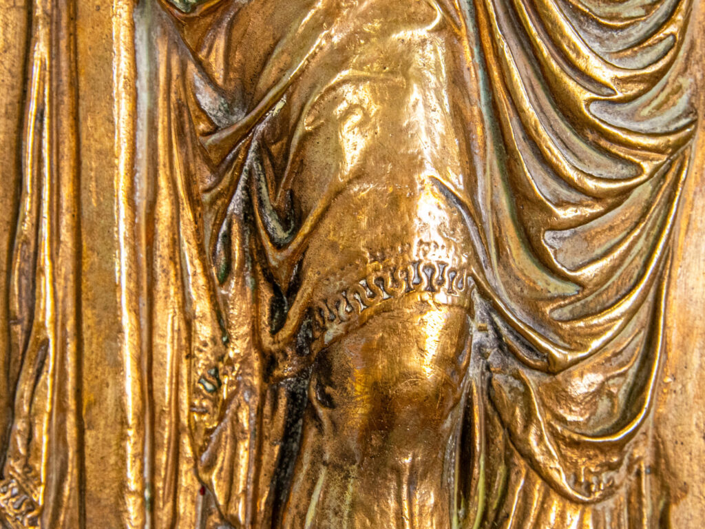 Антикварные барельефы «Фонтан невинных» Ф. Барбедьенна (по мотивам Жана Гужона)