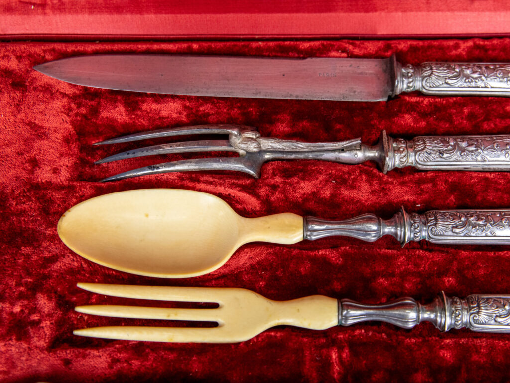 Антикварний срібний набір приборів