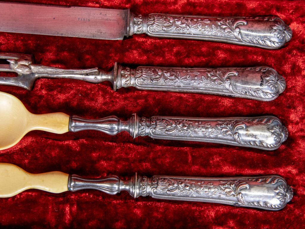 Антикварний срібний набір приборів