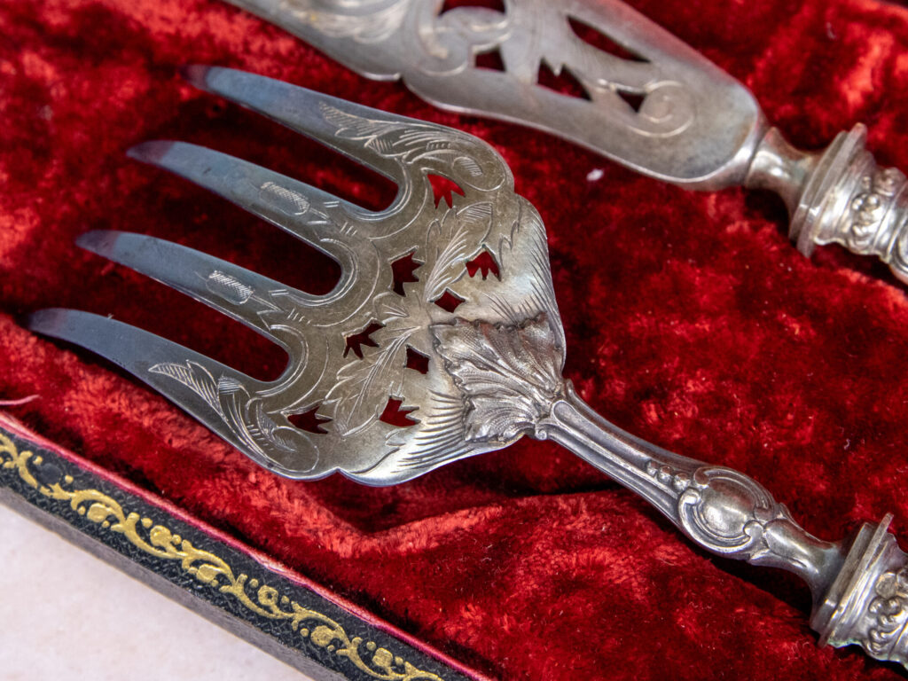 Антикварний срібний набір приборів