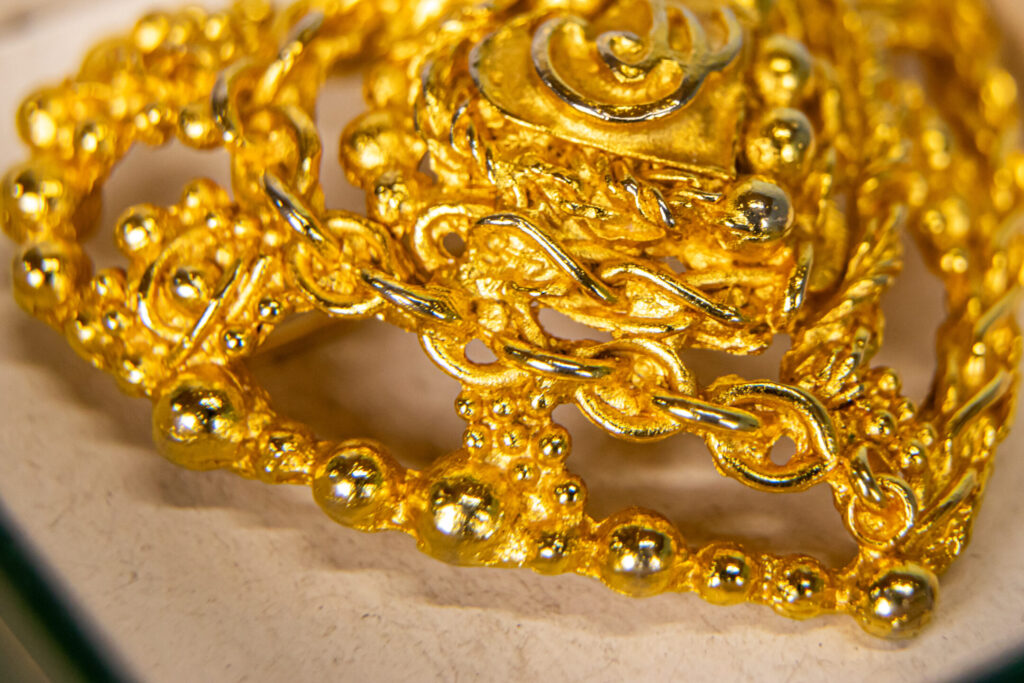 Вінтажна брошка «Серце» від Крістіана Лакруа (Christian Lacroix)