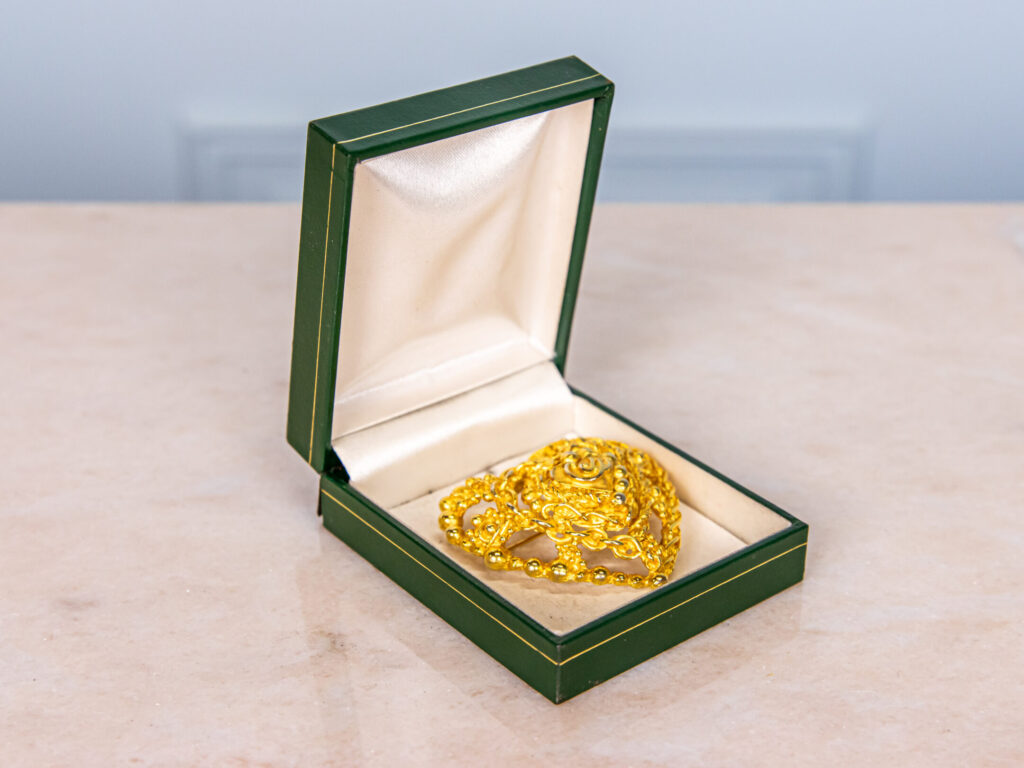 Вінтажна брошка «Серце» від Крістіана Лакруа (Christian Lacroix)