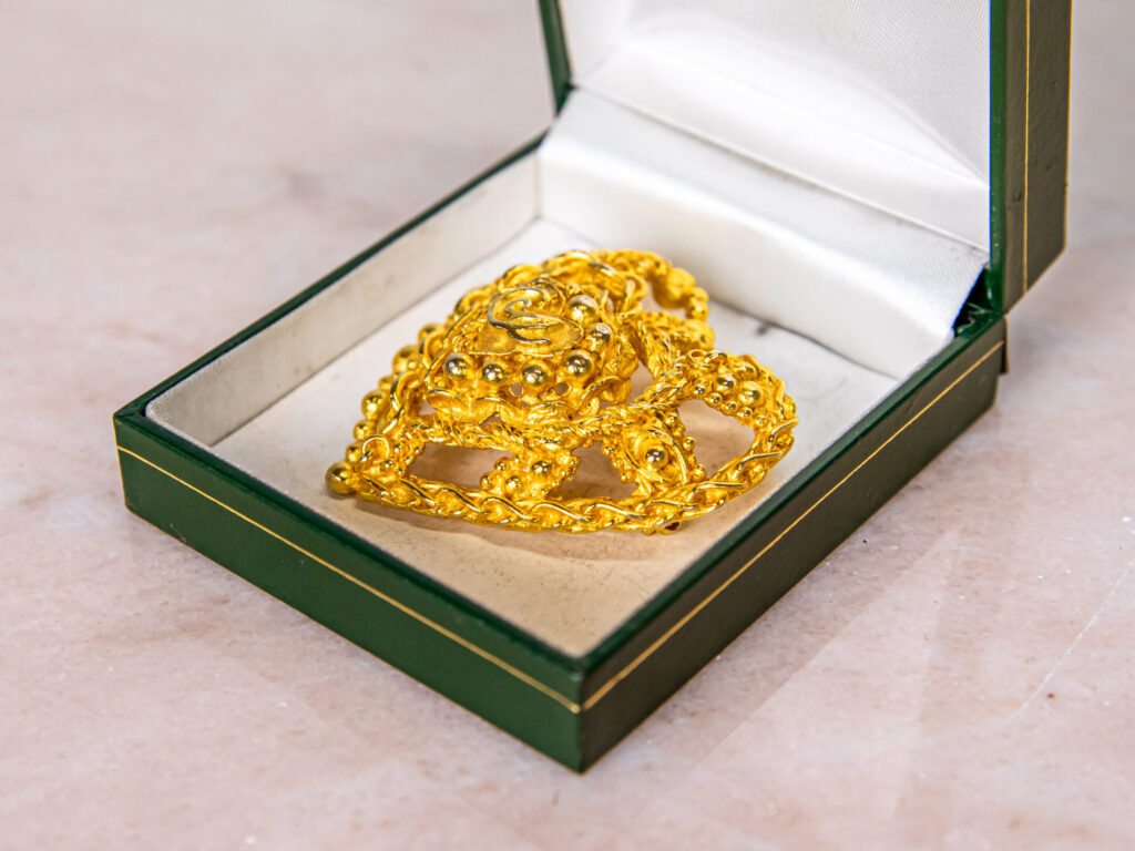 Вінтажна брошка «Серце» від Крістіана Лакруа (Christian Lacroix)