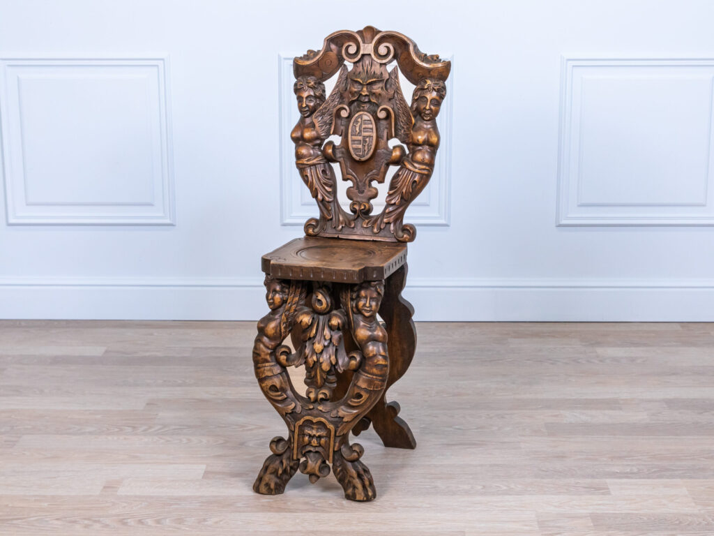 Антикварний різьблений стілець