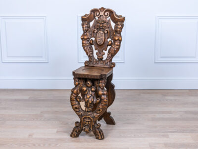 Антикварний різьблений стілець