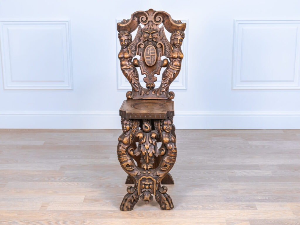 Антикварний різьблений стілець