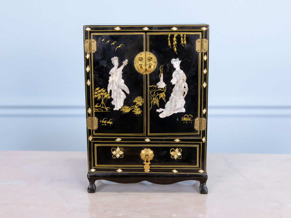 Антикварная шкатулка в стиле Шинуазри<br>