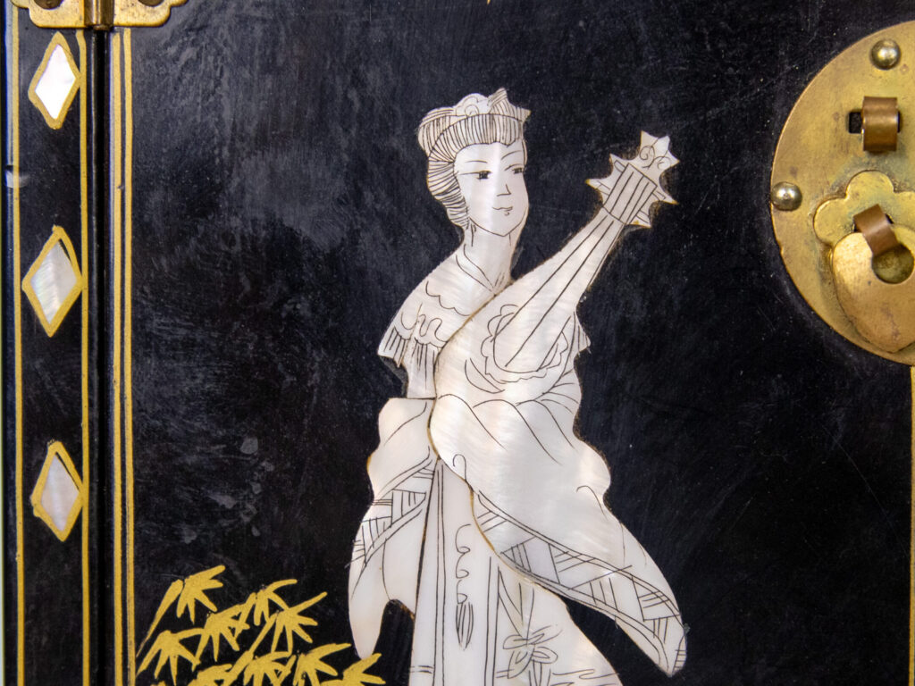 Антикварная шкатулка в стиле Шинуазри<br>