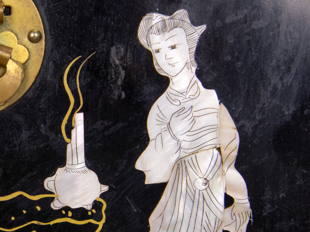 Антикварная шкатулка в стиле Шинуазри<br>