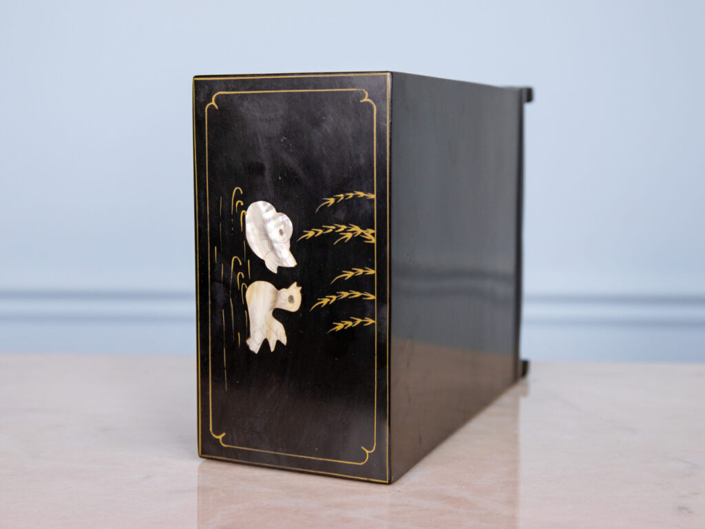 Антикварная шкатулка в стиле Шинуазри<br>