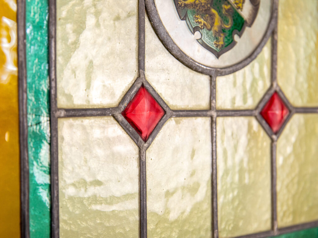 Пара витражных панно