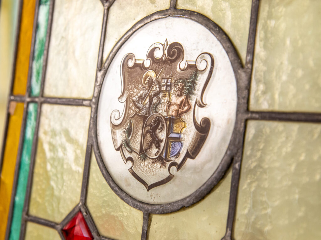 Пара витражных панно