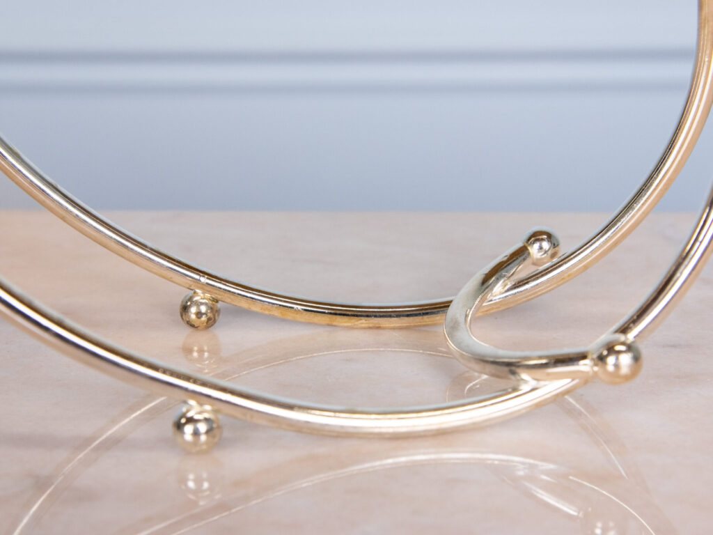 Декоративная подставка для бутылки