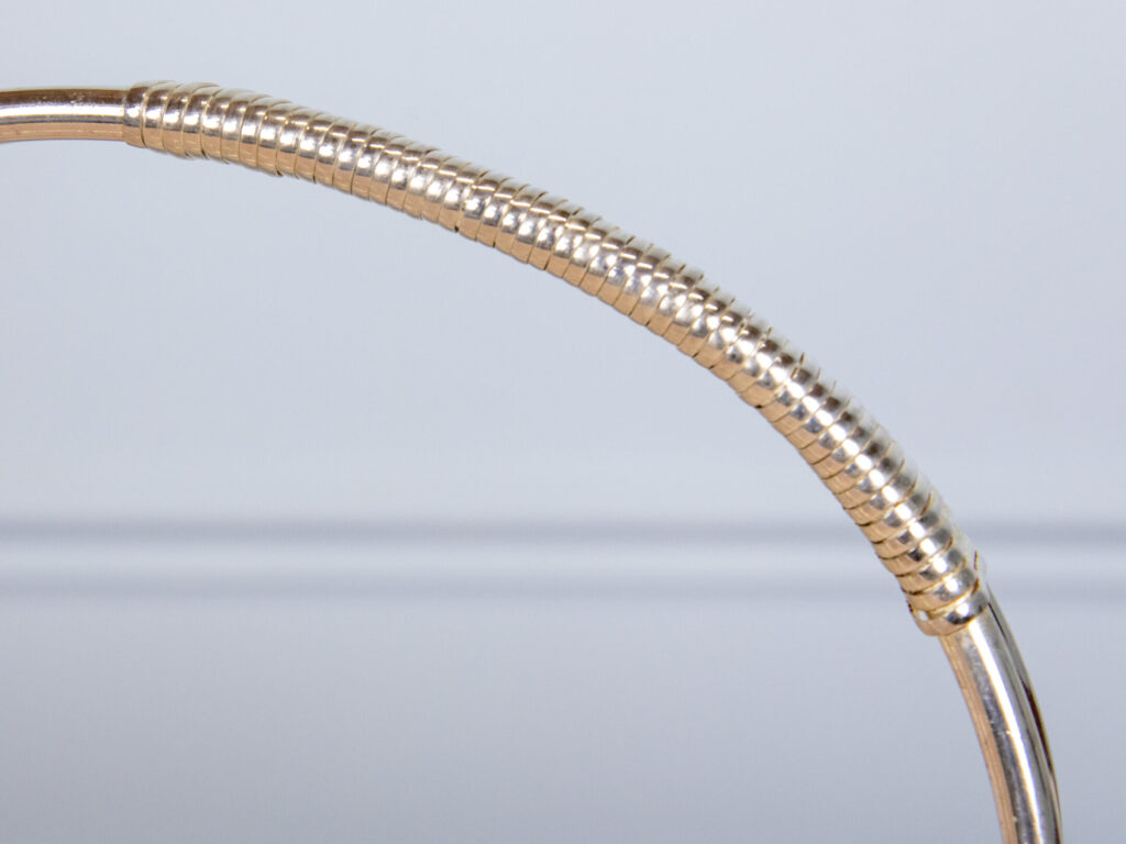 Декоративная подставка для бутылки