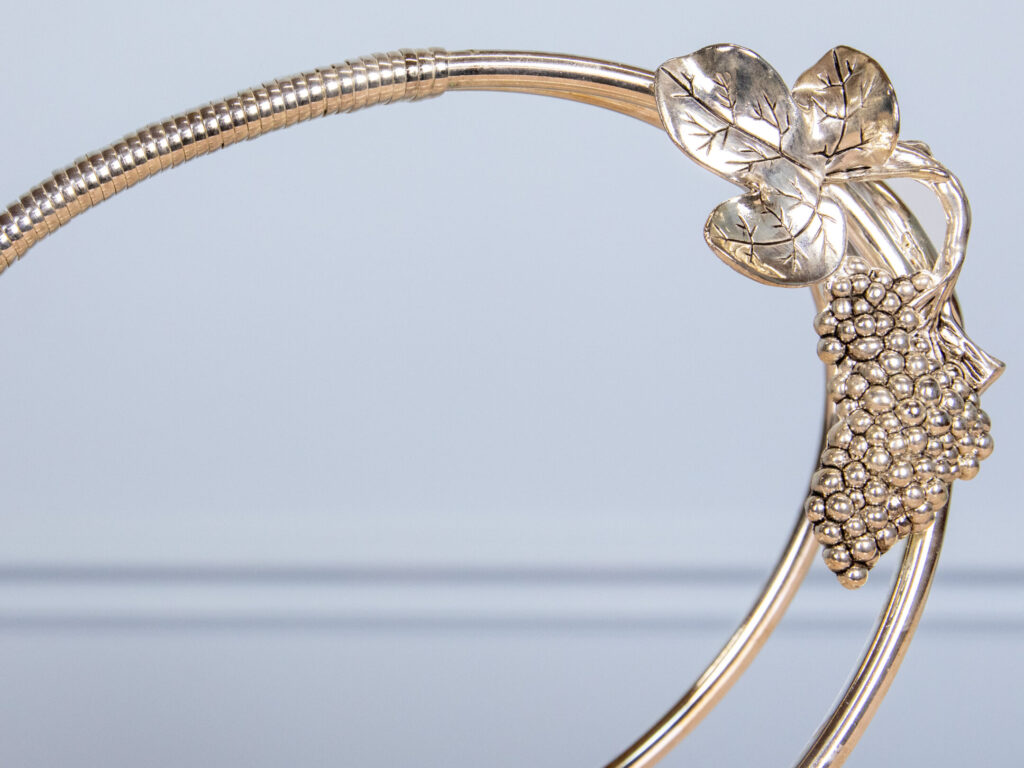 Декоративная подставка для бутылки