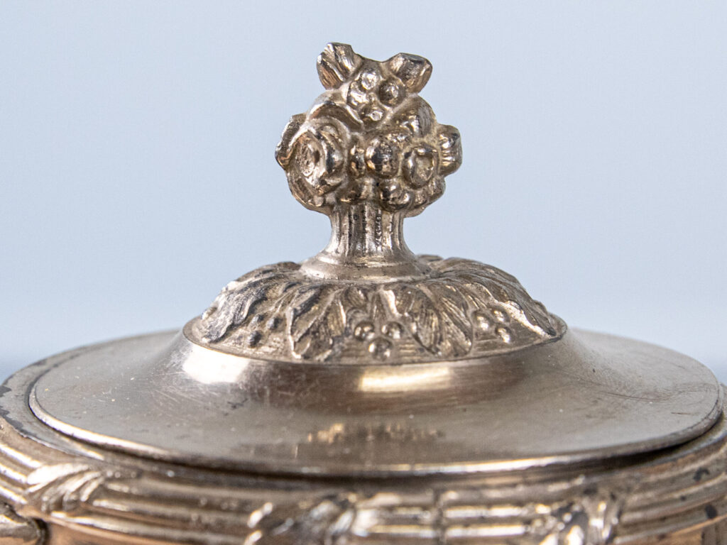 IMG_20251123_200216_181 Антикварна бісквітниця в стилі Неорококо