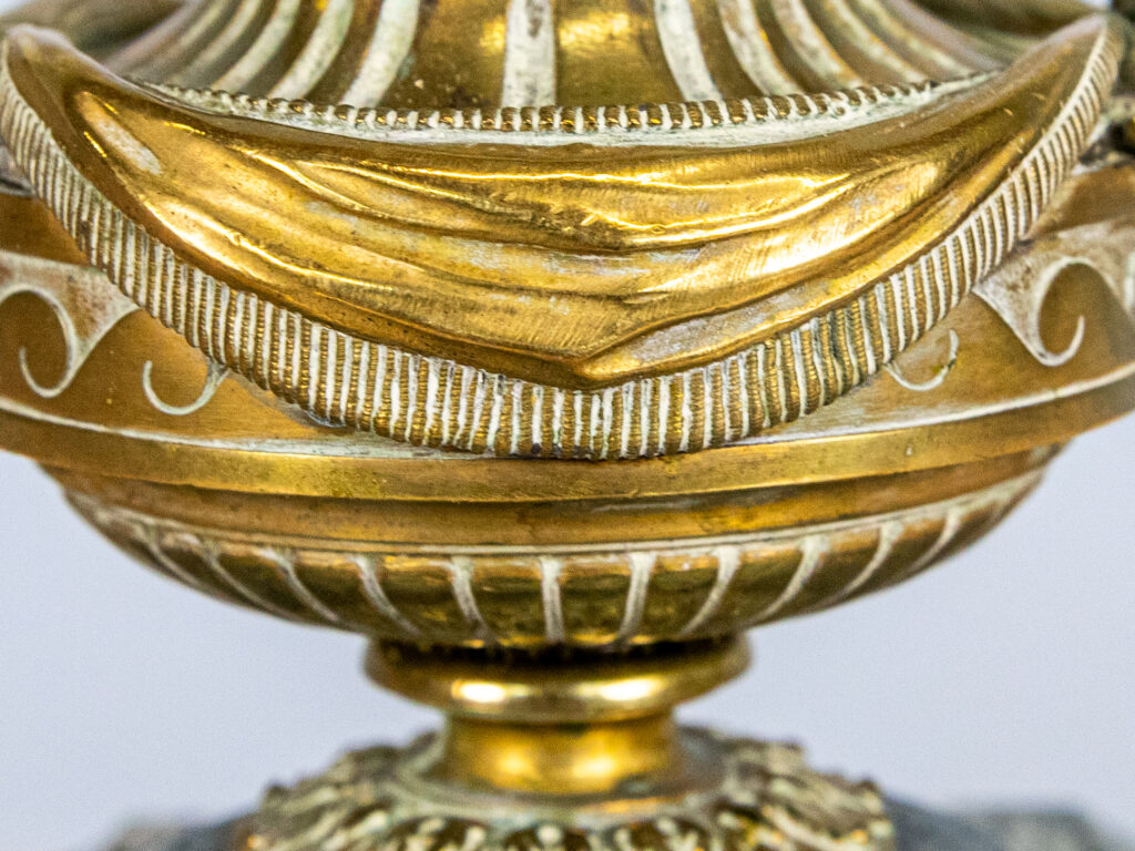 Антикварная бронзовая чернильница