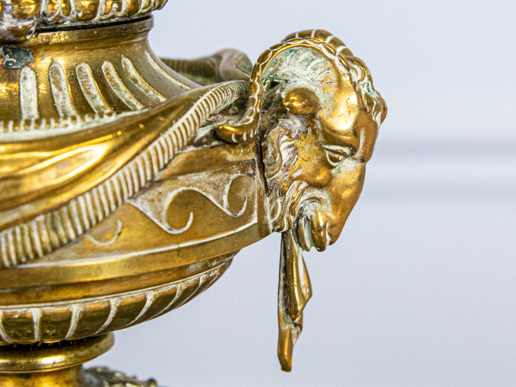 Антикварная бронзовая чернильница