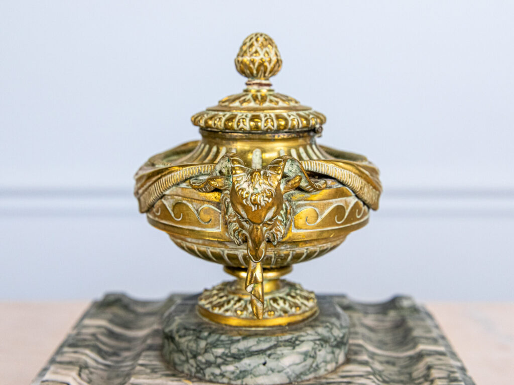 Антикварная бронзовая чернильница