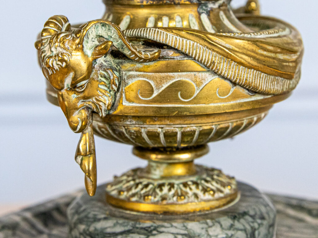 Антикварная бронзовая чернильница