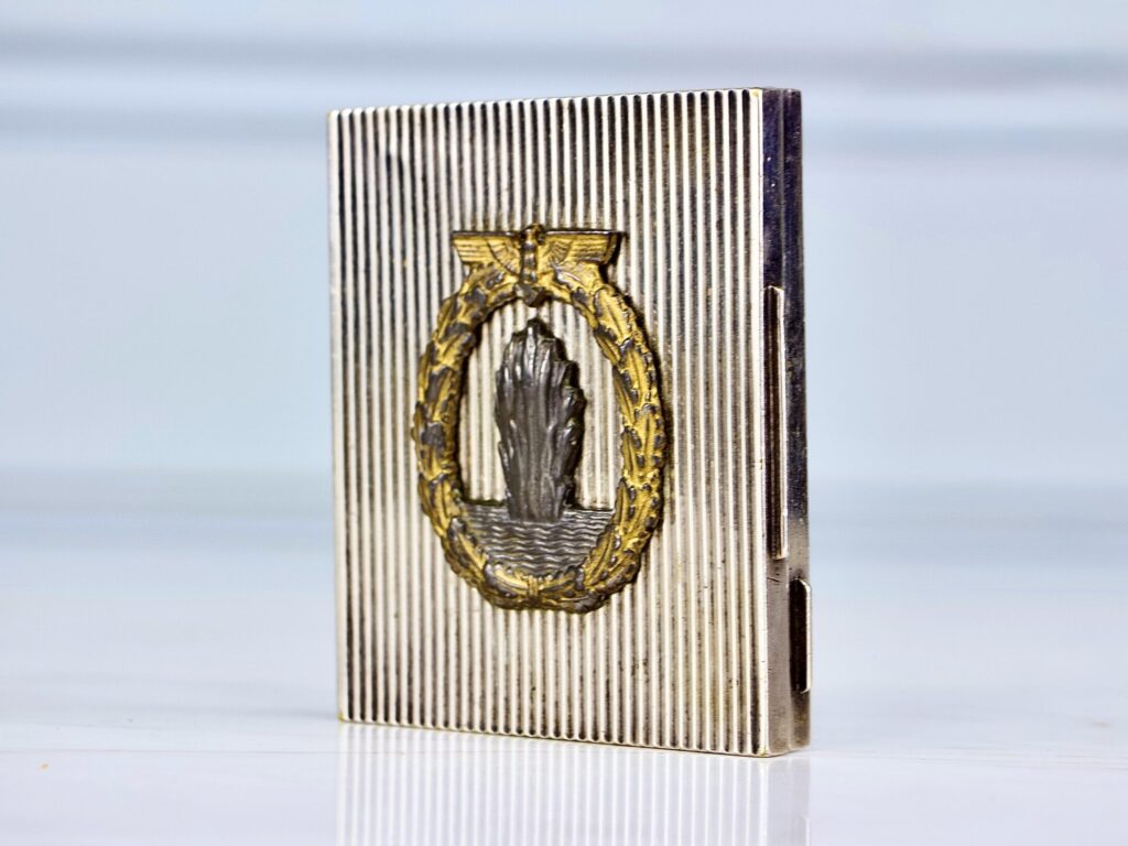 Антикварний портсигар з емблемою Kriegsmarine