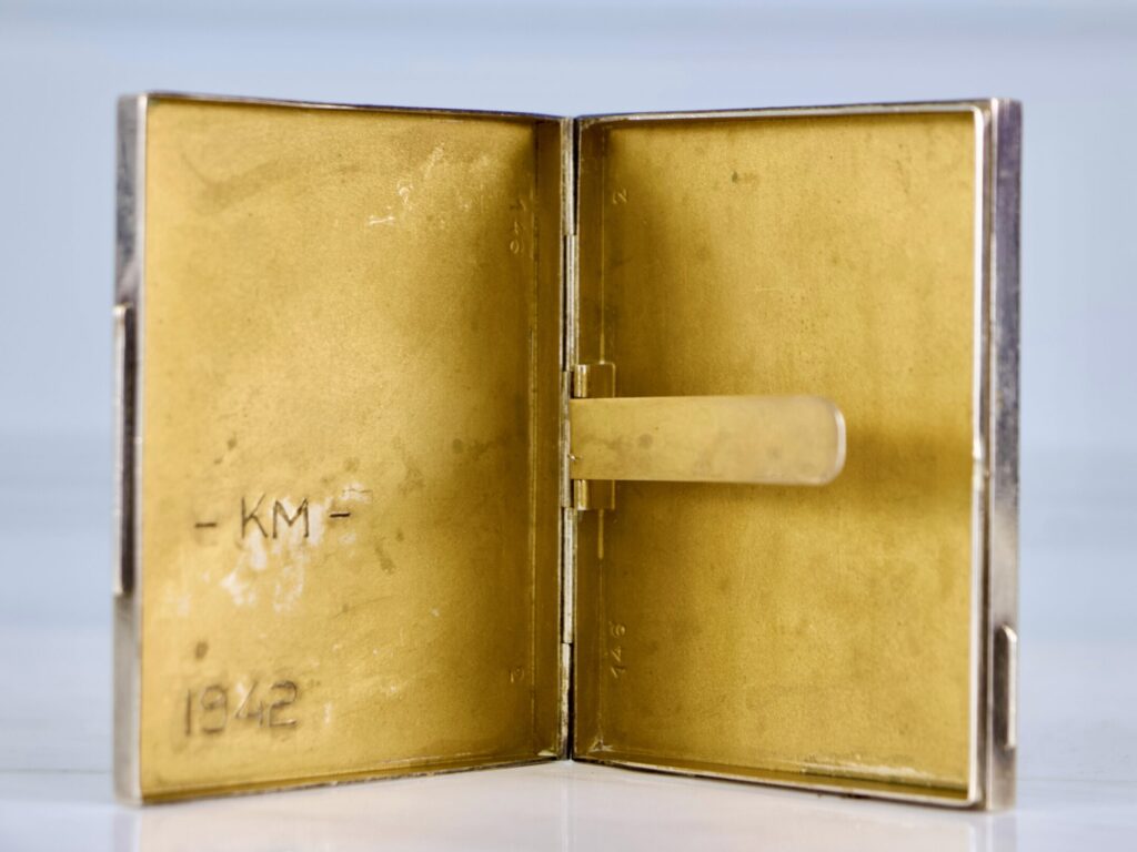 Антикварний портсигар з емблемою Kriegsmarine