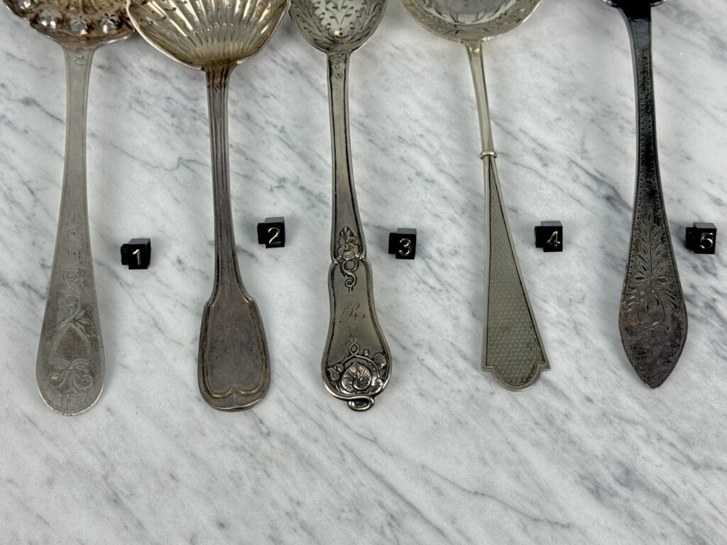 Антикварні срібні ложки