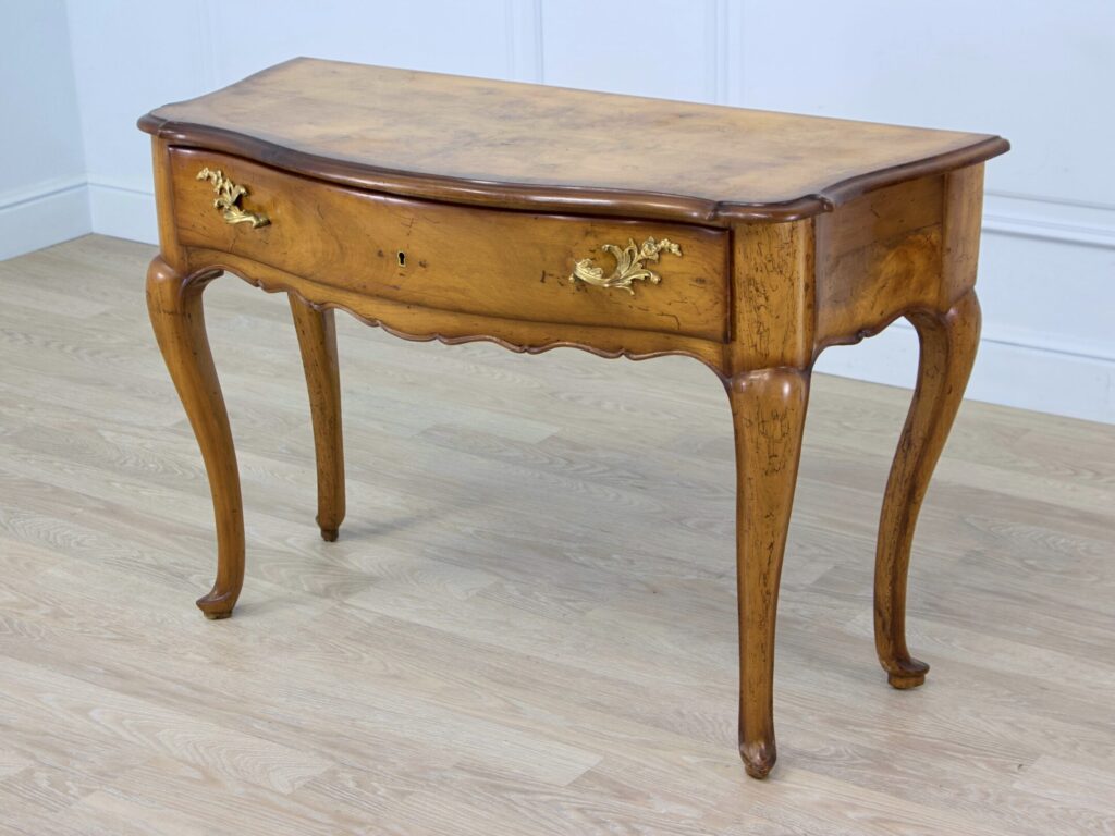 IMG_2788 Антикварный пристенный столик