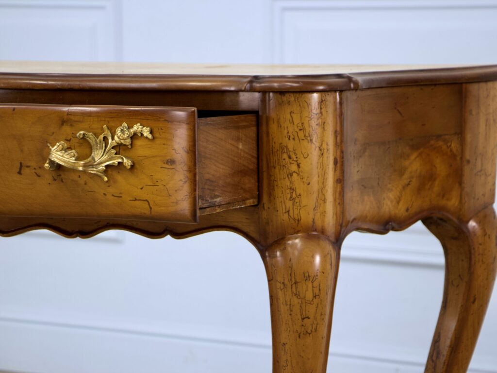 IMG_3014 Антикварный пристенный столик