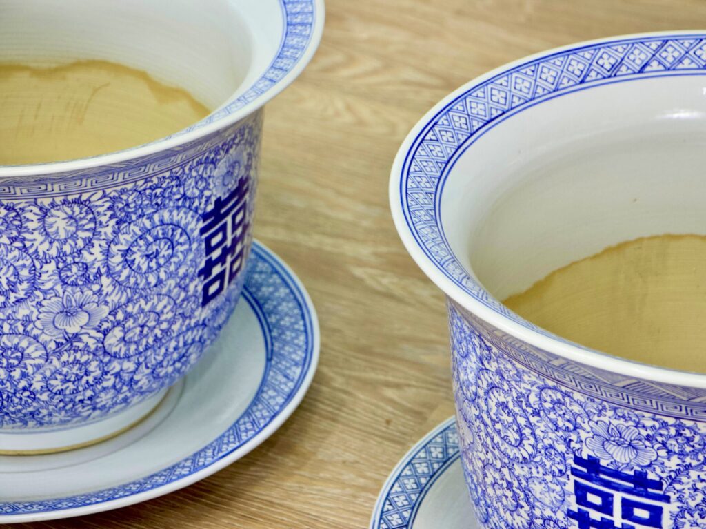 IMG_3032 – копія Пара вінтажних вазонів (горщиків) для квітів