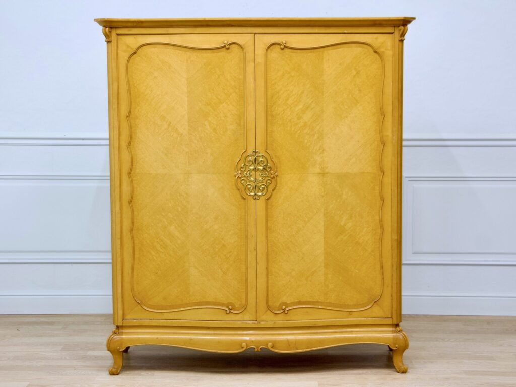 Антикварна шафа Christian Krass