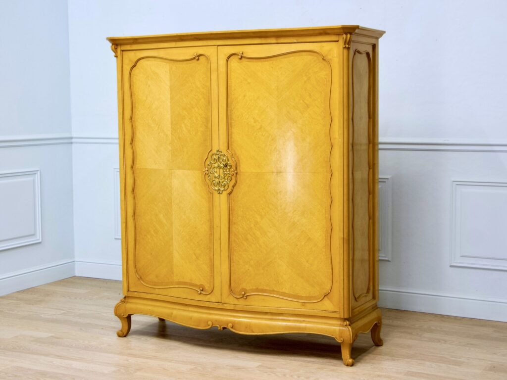 Антикварна шафа Christian Krass