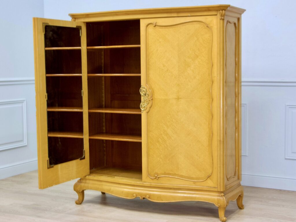 Антикварна шафа Christian Krass