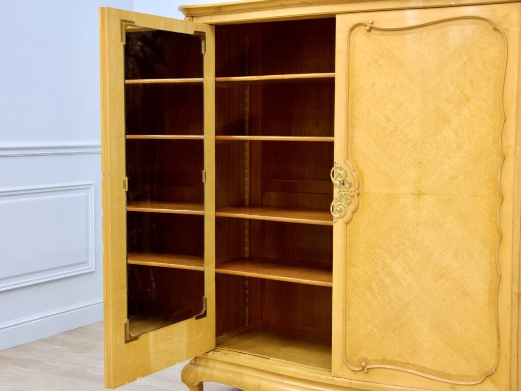 Антикварна шафа Christian Krass