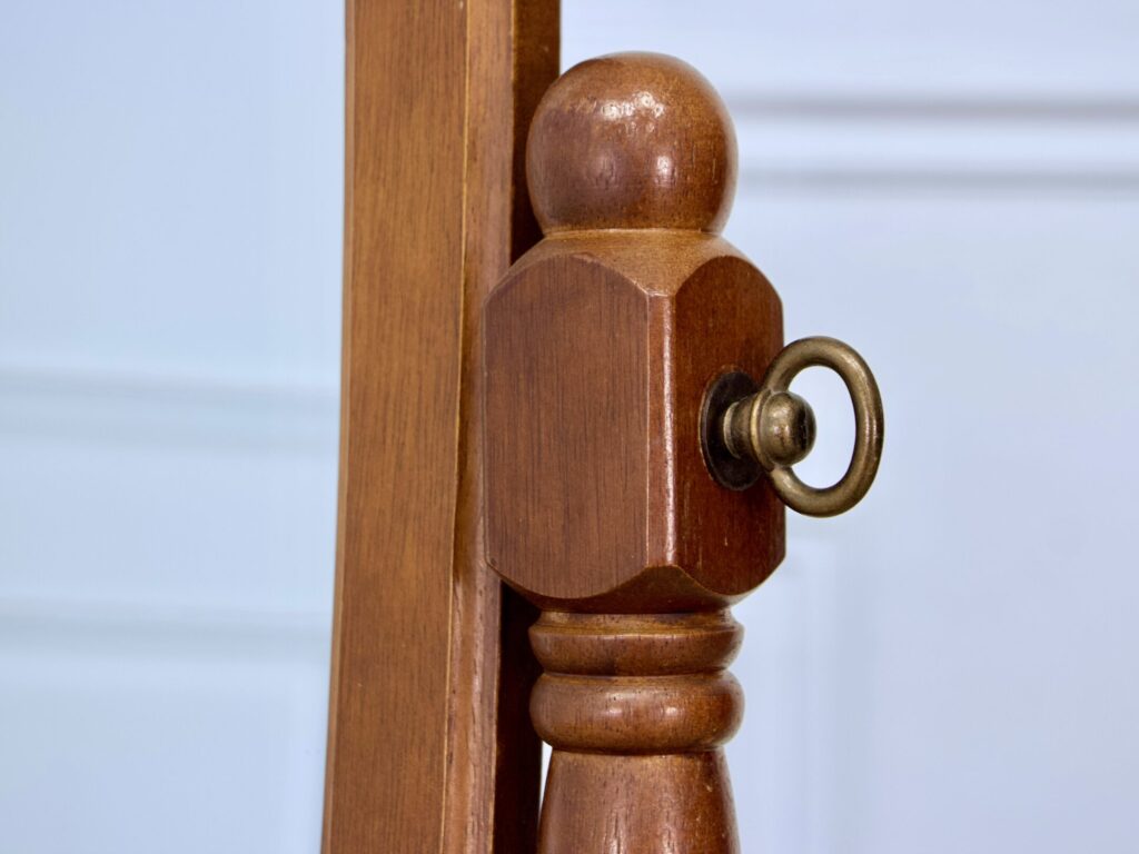 Напольное винтажное зеркало-псише