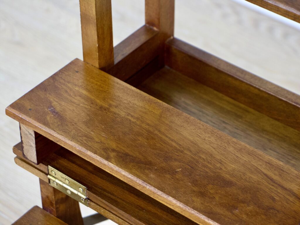 Антикварний стілець-драбина