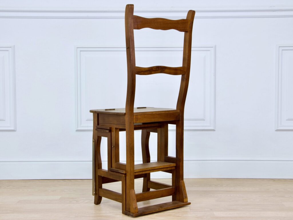 Антикварний стілець-драбина