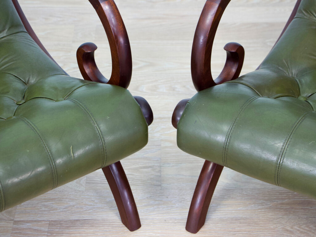 Вінтажні крісла в стилі Chesterfield