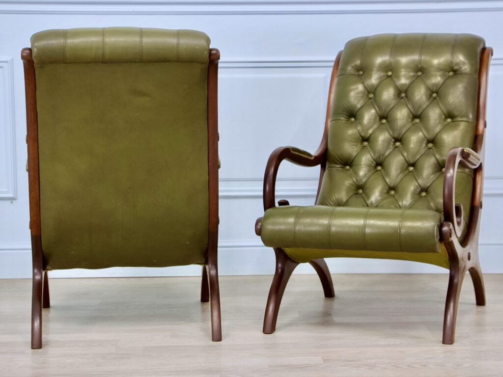 Вінтажні крісла в стилі Chesterfield