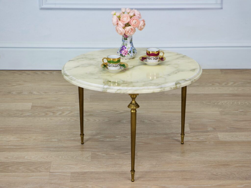 IMG_3721 Антикварний столик з мармуровою стільницею