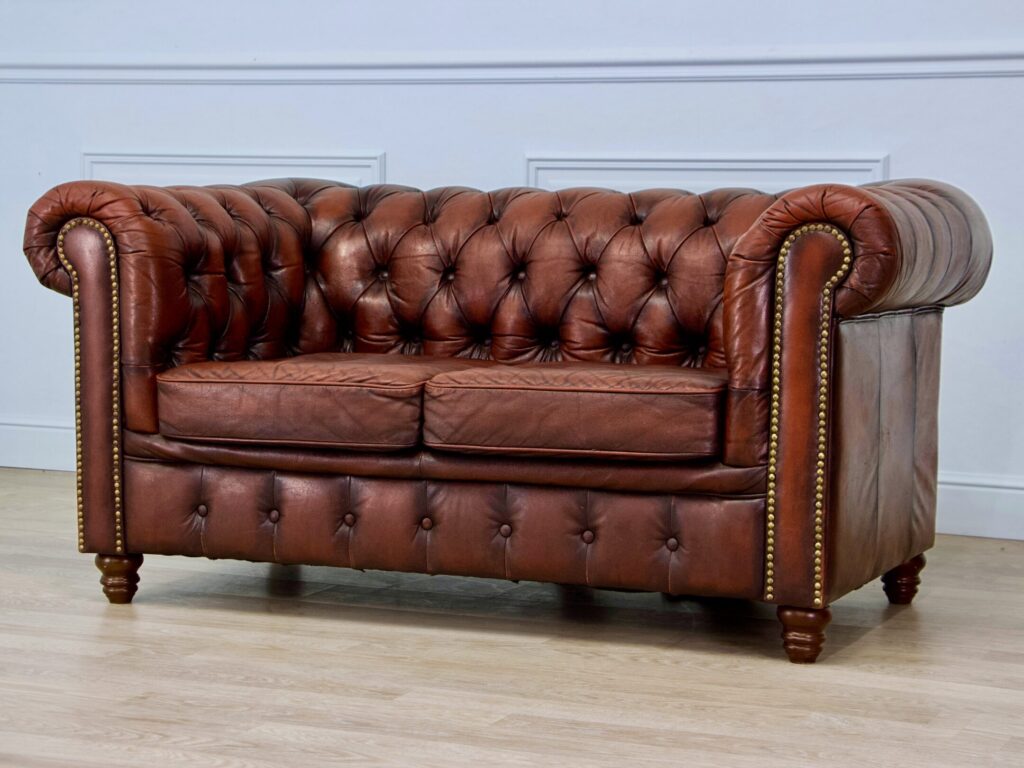 Вінтажний диван Chesterfield Club