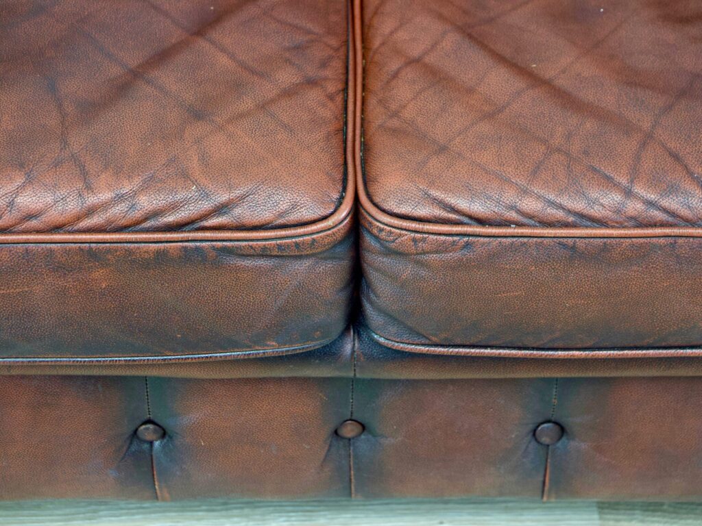 Вінтажний диван Chesterfield Club